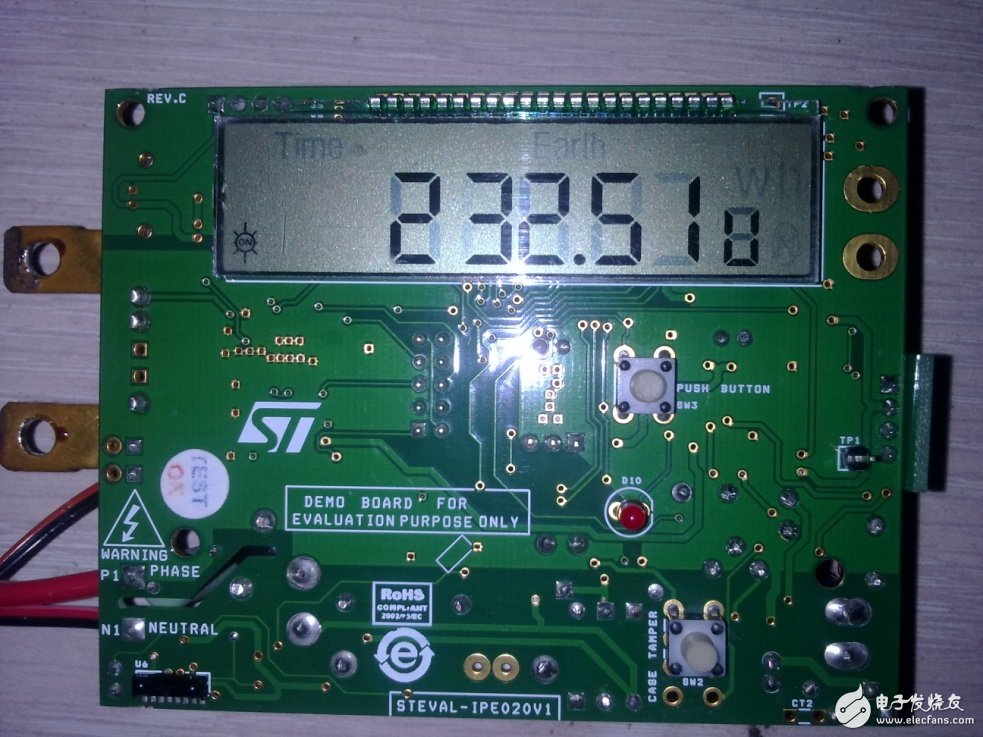 Figure 2: STEVAL-IPE020V1 single-phase electricity meter with built-in dual-interface EEPROM