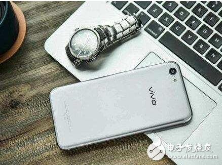 6G运存手机大比拼:三星C9 Pro、OPPOR9s P